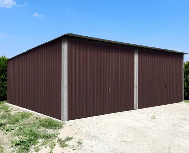 Garaż blaszany dwustanowiskowy 6x5 m – Dach jednospadowy, Brama uchylna, Ciemny Brąz