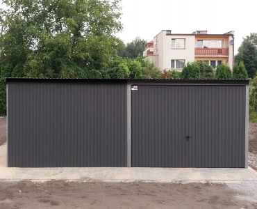 Garaż blaszany 6x5 m – Dach jednospadowy, Brama uchylna, Grafit