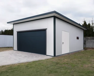 Garaż z płyty warstwowej 6x6 m – Biały, Brama segmentowa grafit, 1x drzwi białe, 1x okno