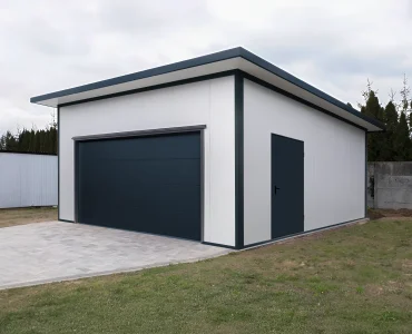 Garaż z płyty warstwowej 6x6 m – Biały, Brama segmentowa grafit, 1x drzwi grafit