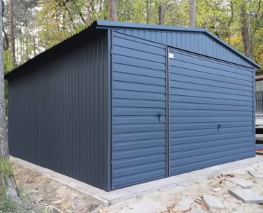 Garaże blaszane na wymiar Zamów garaż blaszany | LiderStal 3 Garaż blaszany pojedynczy 4x5m - Dach dwuspadowy, Brama uchylna, Grafit