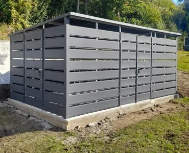 Wiata śmietnikowa 5x3 m - Dach jednospadowy, Brama dwuskrzydłowa  II gat.