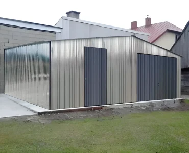 Garaż blaszany 7x5 m – Dach dwuspadowy, Brama uchylna, Ocynk