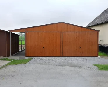 Garaż blaszany dwustanowiskowy 6x5 m – Dach dwuspadowy, Brama uchylna, Drewnopodobny, Wiata 2 m