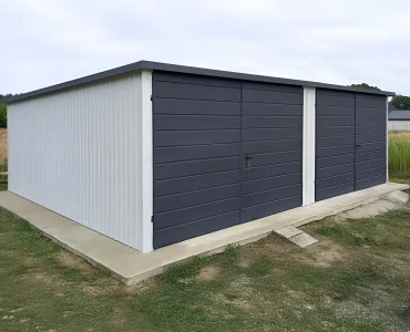 Garaż blaszany dwustanowiskowy 7x5 m – Dach jednospadowy, Brama dwuskrzydłowa, Biały