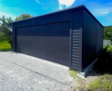 Garaż blaszany jednostanowiskowy 6x6 m -Dach jednospadowy, Brama segmentowa, Grafit