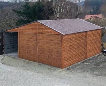 Garaż blaszany dwustanowiskowy 6x5.5 m – Dach dwuspadowy, Brama uchylna, Drewnopodobny, Wiata 3 m