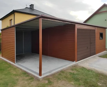 Garaż blaszany 5.5x5 m – Dach jednospadowy, Brama uchylna, Drewnopodobny, Wiata 2.5 m