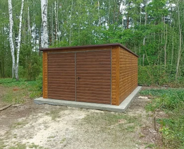 Garaż blaszany 3.5x5 m – Dach jednospadowy, Brama dwuskrzydłowa, Drewnopodobny