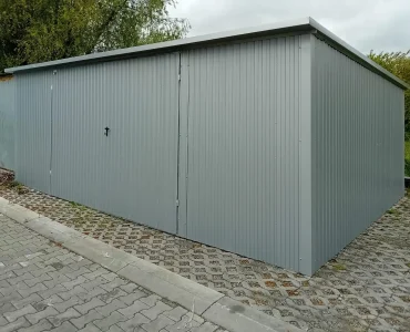 Garaż blaszany 7x5 m – Dach jednospadowy, Brama dwuskrzydłowa, Aluminium
