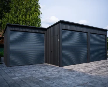 Garaże blaszane na wymiar Zamów garaż blaszany | LiderStal 19 Hala / Magazyn Garaż blaszany potrójny 6x5 m + 3x3 m - Dach jednospadowy, Brama rolowana, Grafit