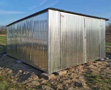 Garaż blaszany 5x6 m – Dach jednospadowy, Brama dwuskrzydłowa, Ocynk