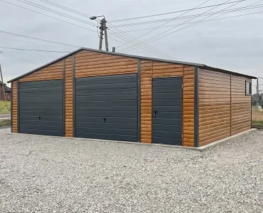 Garaż blaszany dwustanowiskowy 8x5 m – Dach dwuspadowy, Brama uchylna, Drewnopodobny