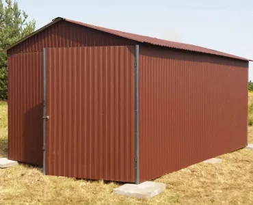 Garaż blaszany 3x5 m – Dach dwuspadowy, Brama dwuskrzydłowa, Ciemny Brąz