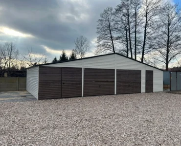 Garaż blaszany trzystanowiskowy 12x6 Biały