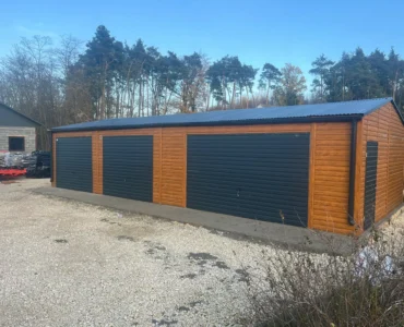 Garaż blaszany trzystanowiskowy 13x6m Dwuspadowy Złoty dąb