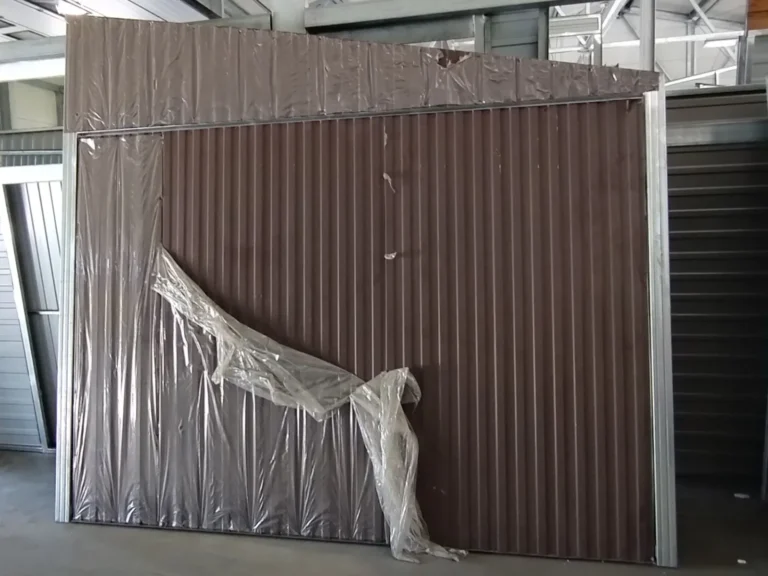 Brama ze szczytem prawa przednia część dwuspadu 3x2.70x2.13 m Brąz mat